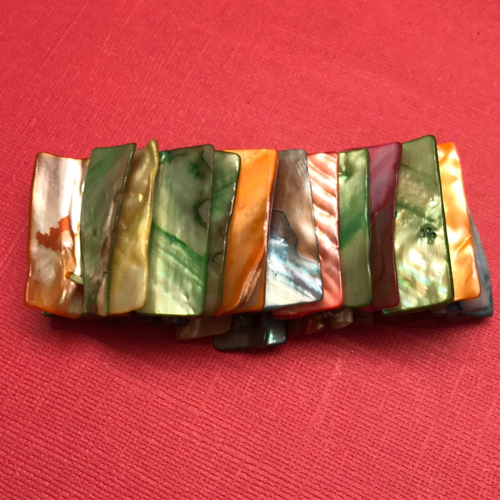 NWOT  Shell Multi-Colored Elastic Bracelet